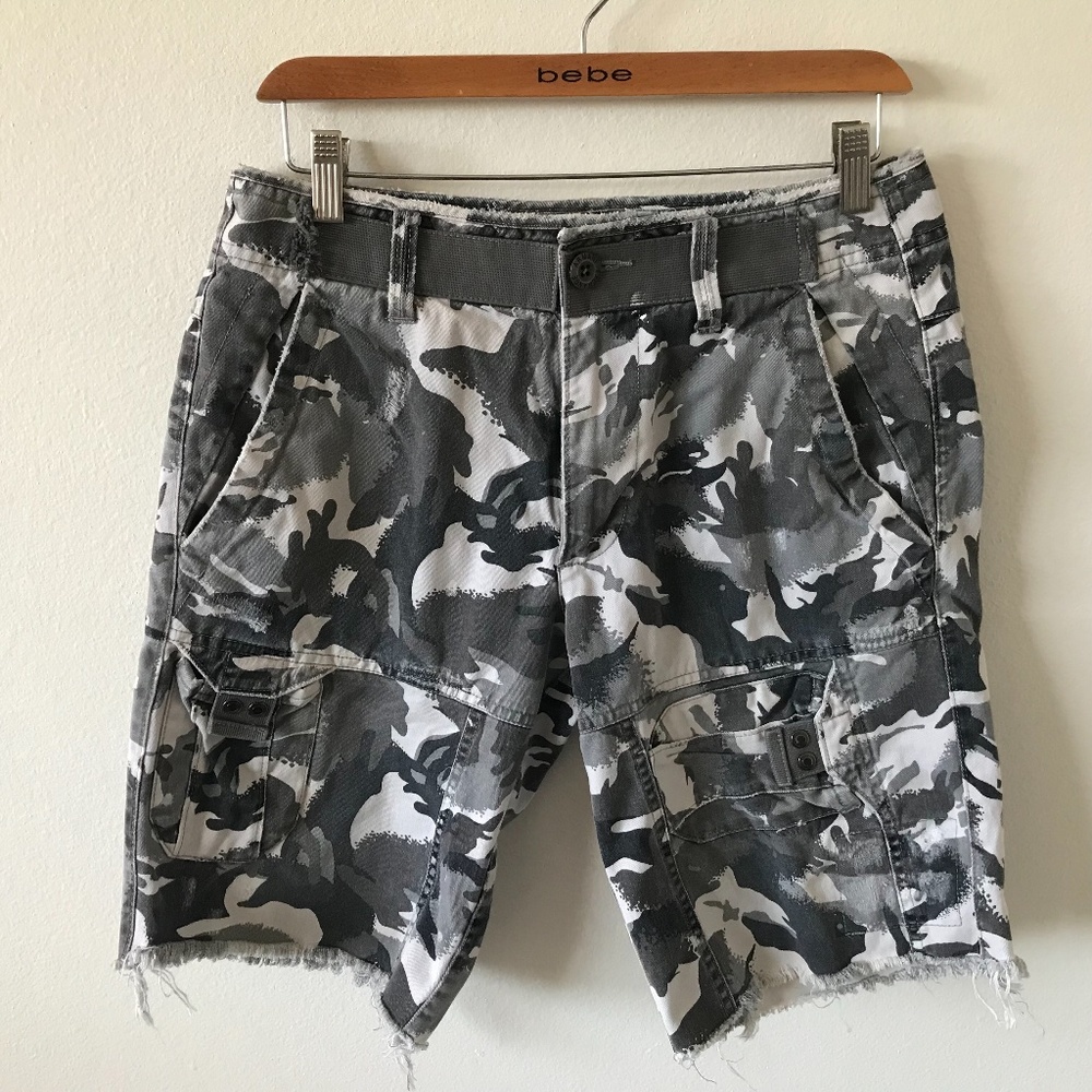Armani Exchange Camo Cargo Shorts Distressed Frayed Men Size 28